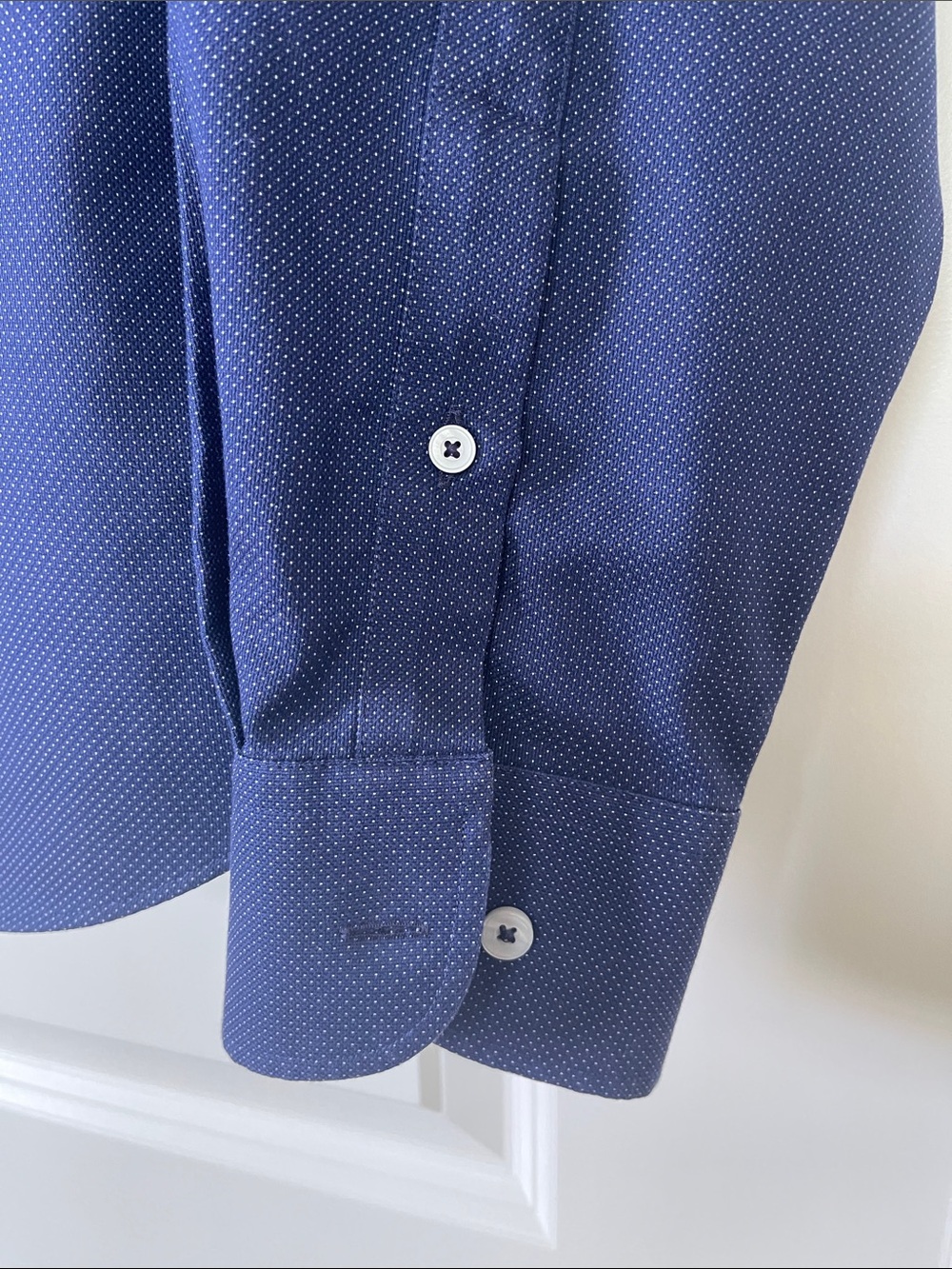 UNTUCKit Men's Navy Dress Shirt Slim Fit & Wrinkle Free - Picture 4 of 5